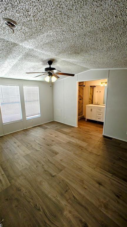 Photo - 358 Birchfield Dr House