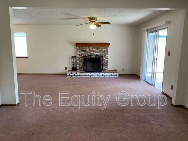 Photo - 2921 W Country Ave
