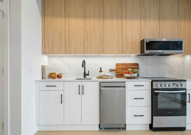 Photo - 34395 Gladys Ave