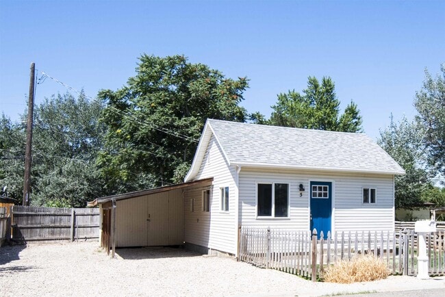 Building Photo - 5 Wallace St