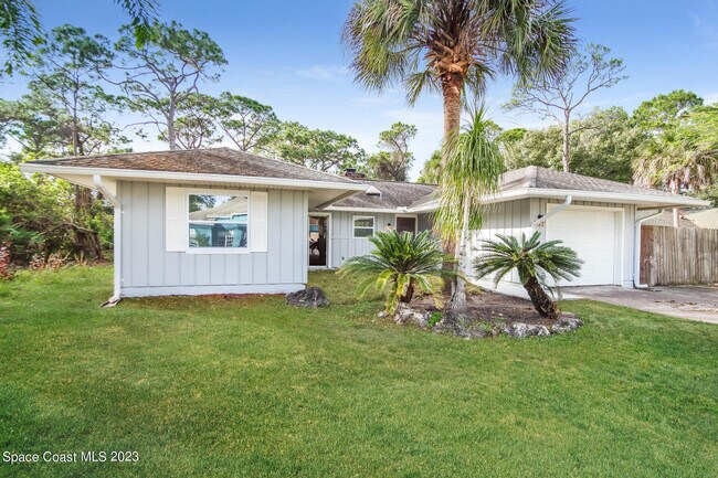 Photo - 524 Commodore Ave NW