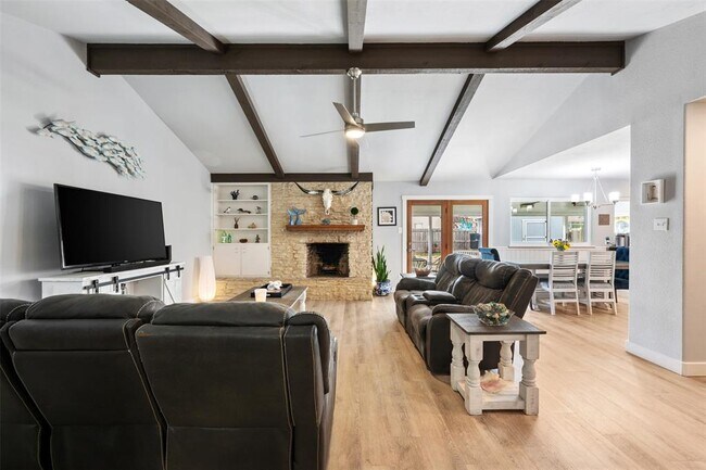 Photo - 117 Shady Oak Dr