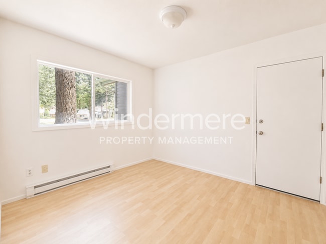 Photo - **Beautifully Updated 3-Bedroom Home in the Lake Symington Community**