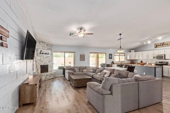 Photo - 17424 W Rimrock St