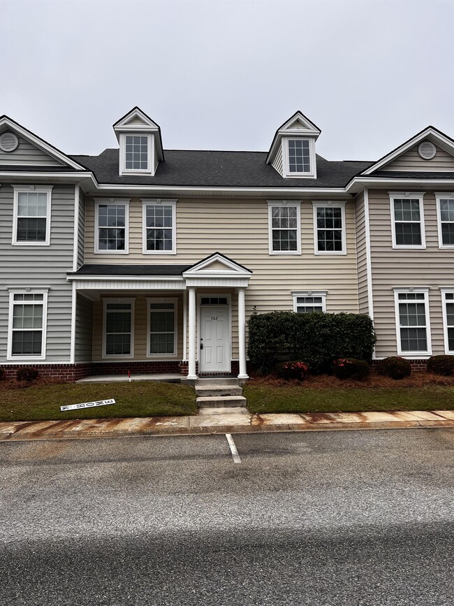 Photo - 708 Tattnall Dr