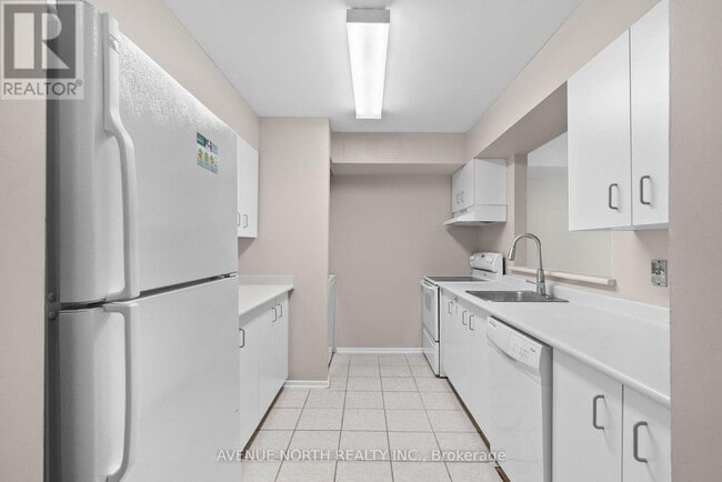 Photo - 318 Lorry Greenberg Dr Unité 323