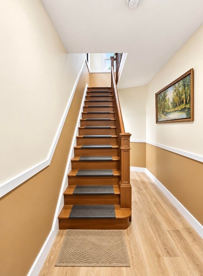 156 Nelson Ave Unit 4