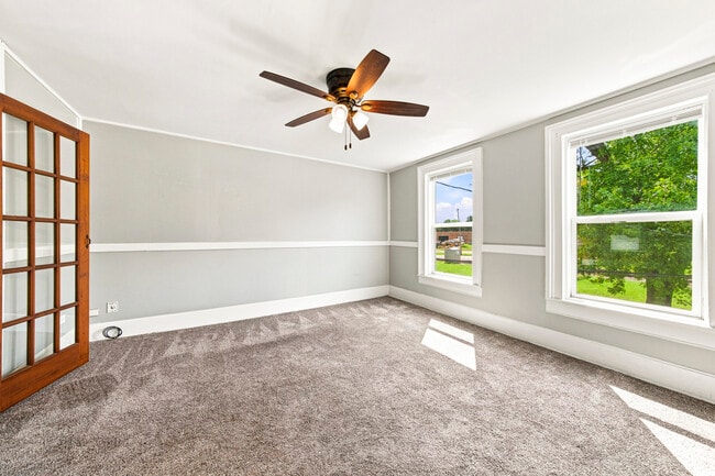 Photo - 326 Railroad St