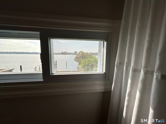 Photo - 251 Thames St