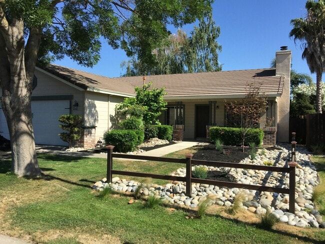 Photo - 769 Prairie Dunes Dr