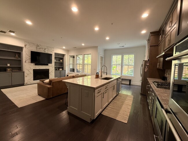 Photo - 304 Sonatina Ter