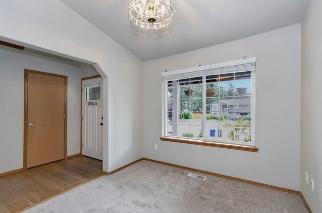 Photo - Spacious 4-Bedroom Home on a Tranquil Cul-de-Sac in Puyallup