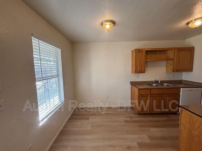 Photo - 300 S Magnolia St Unidad D