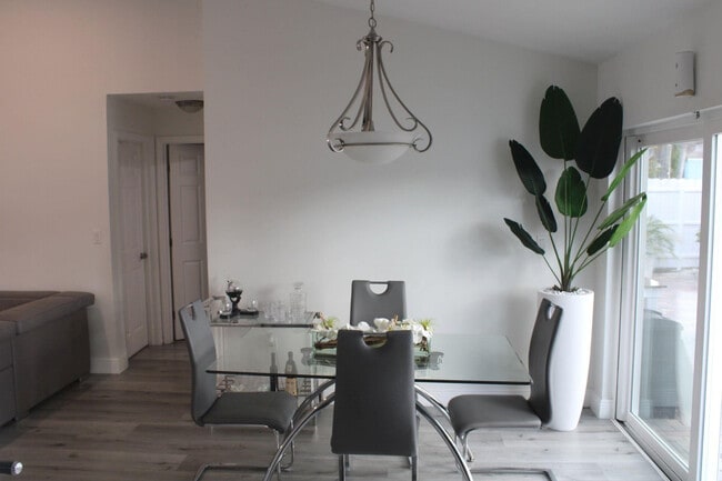 Photo - 10420 SW 207th St