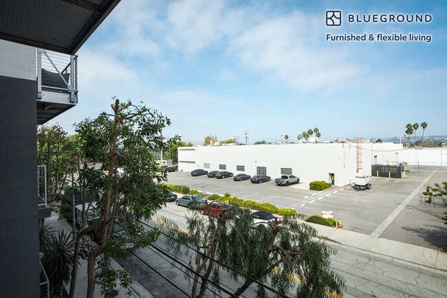 Photo - 5535 Westlawn Ave Unidad FL3-ID927