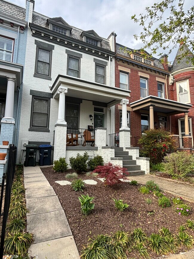 Photo - 321 T St NW Townhome
