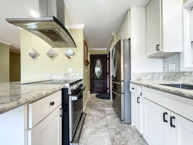 Photo - Pet Friendly 2-Bedroom Palolo Duplex