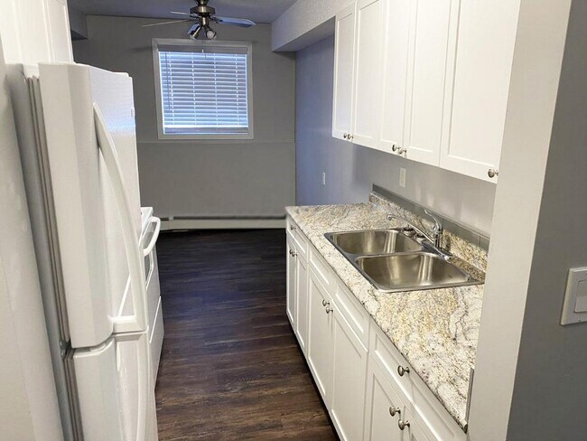 Photo - MacKenzie Manor