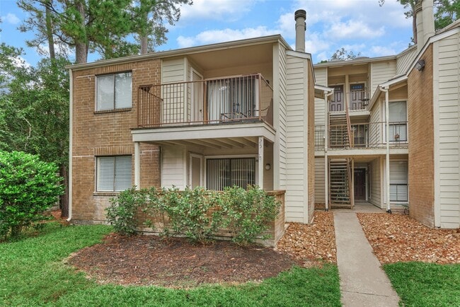 Building Photo - 3500 Tangle Brush Dr Unit 25