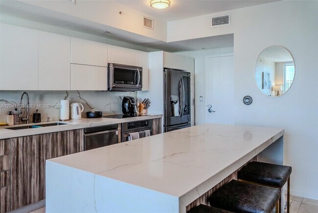 Photo - 90 SW 3rd St Unit 3703