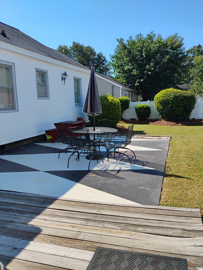 Atrás - 706 Walston Ave Unidad .5