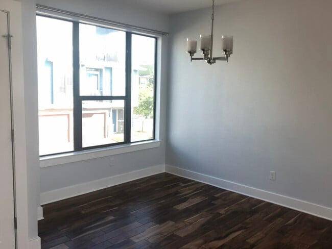 Photo - 1501 Lorraine Loop