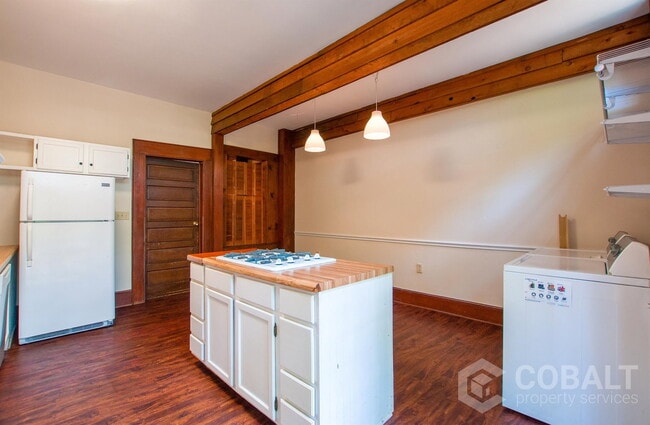 Photo - 856 Monroe Dr NE Unit B