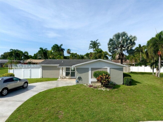 Building Photo - 9820 NW 7th St Rental