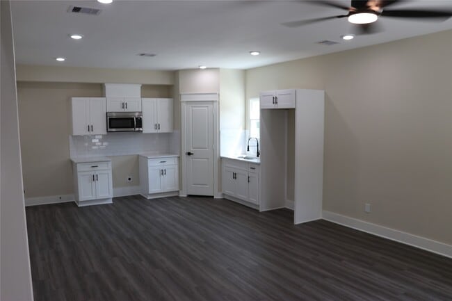 Photo - 9439 Radio Rd