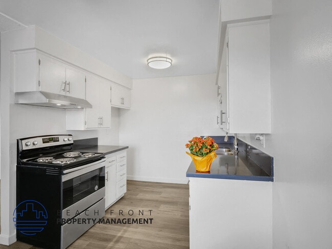 Photo - 1576 Elm Ave.