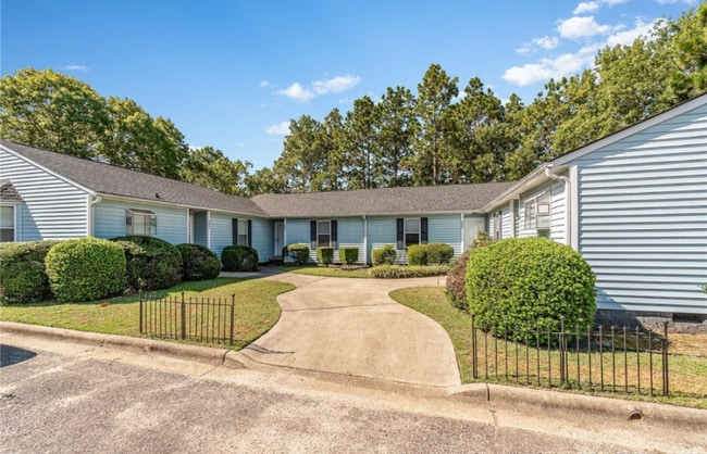 Photo - 596 Countrytown Dr