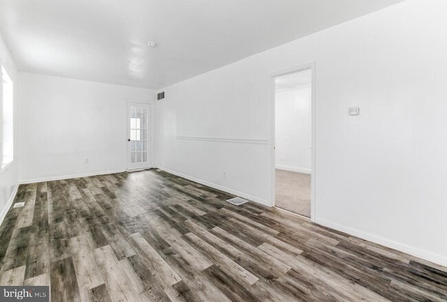 Photo - 107 River Rd Dr