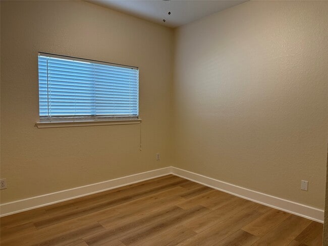 Photo - 7642 Chalk Hill