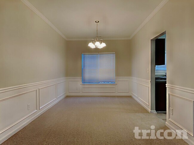 Photo - 7929 Village Pass