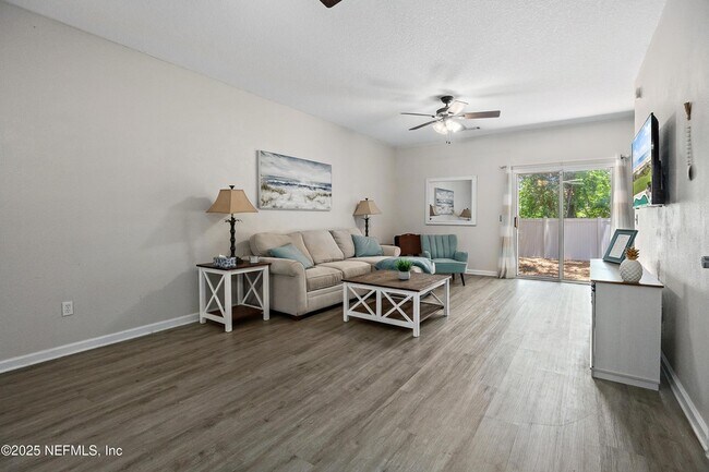 677 Scrub Jay Dr