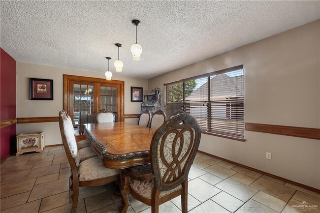 113 Pelican Ave W