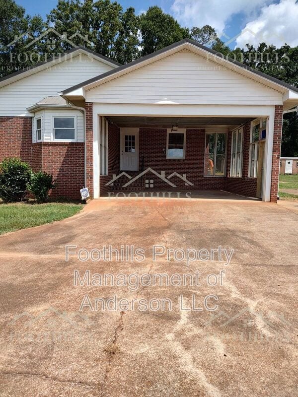 Photo - 300 Bill Mouchet Rd House