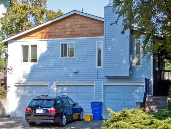 Building Photo - New Quimby Unit 2421