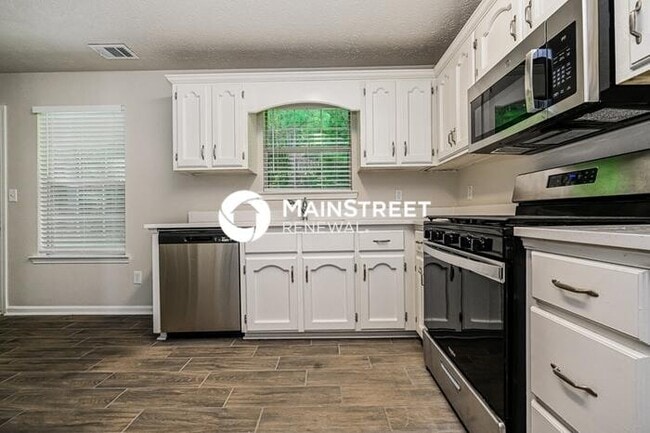 Photo - 4 Bedroom Pet-Friendly Home in DECATUR, GA with Main Street Renewal