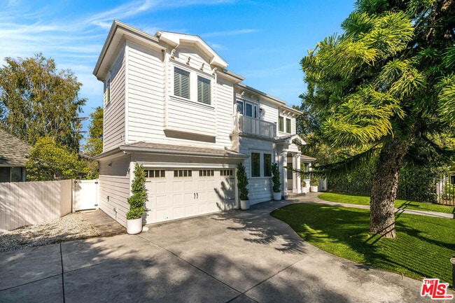 Photo - 4222 Woodman Ave