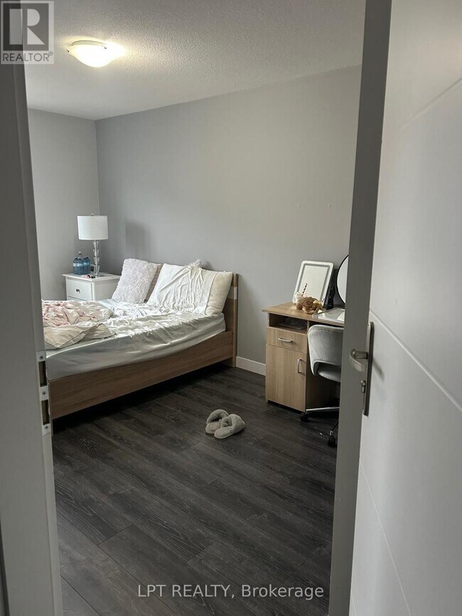 Photo - 338 Albert St