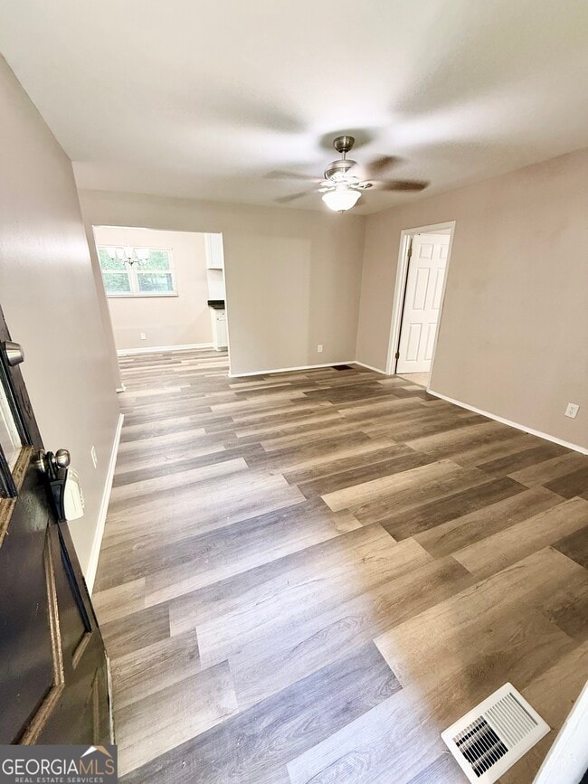 Photo - 207 Custer Cir