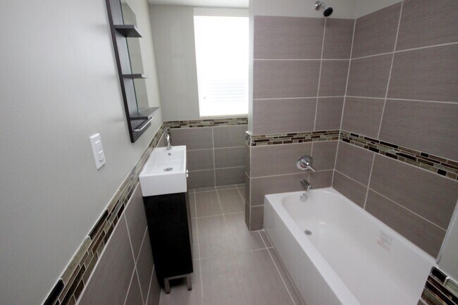 Photo - 816 S Negley Ave