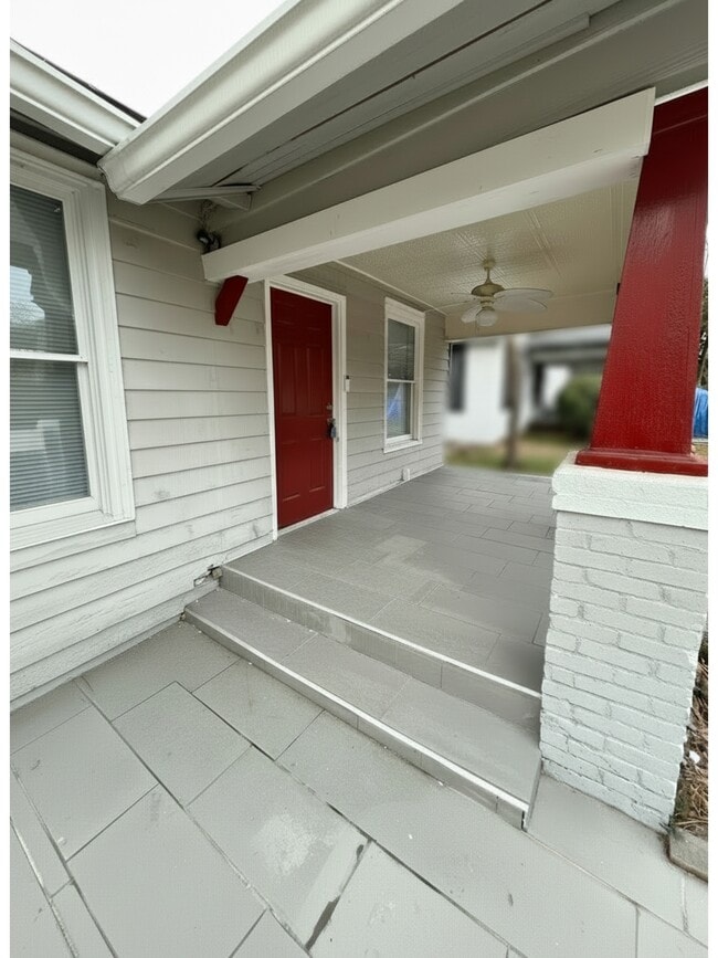 Photo - 391 Madison St