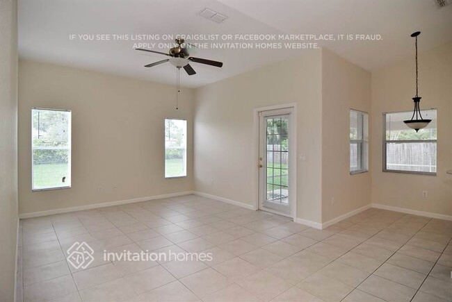 Photo - 668 SE Damask Ave