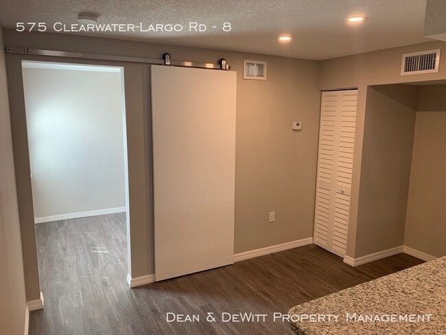 Photo - 1 Bed/1 Bath - Unit 9