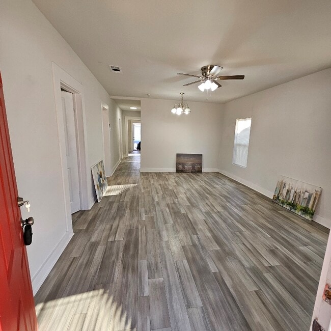 Photo - 1509 W Collin St