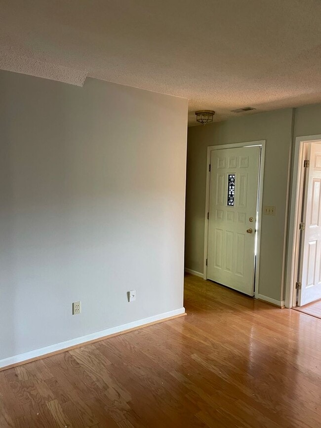 Photo - 3 bed / 2bath near Lake Louise