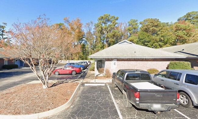 Building Photo - 108 N Kerr Ave Unit #E4