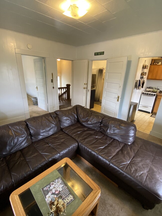 Photo - Walk to Downtown & Waterfront from Lettered Streets | 1BR Gem for $1,400/mo Unidad #4